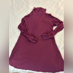 Loungy Maroon cowl/Turtleneck tunic XL